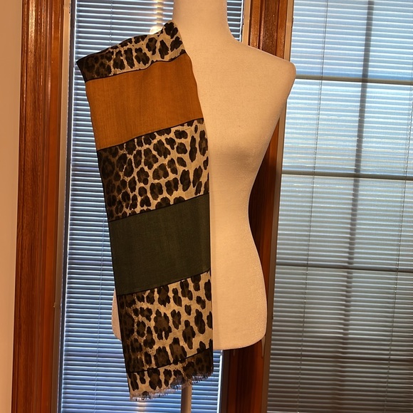 CHRISTIAN DIOR SCARF. - Picture 4 of 5